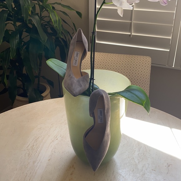 JIMMY CHOO GREY SUEDE DORSAY PUMP. NWT - Picture 4 of 8